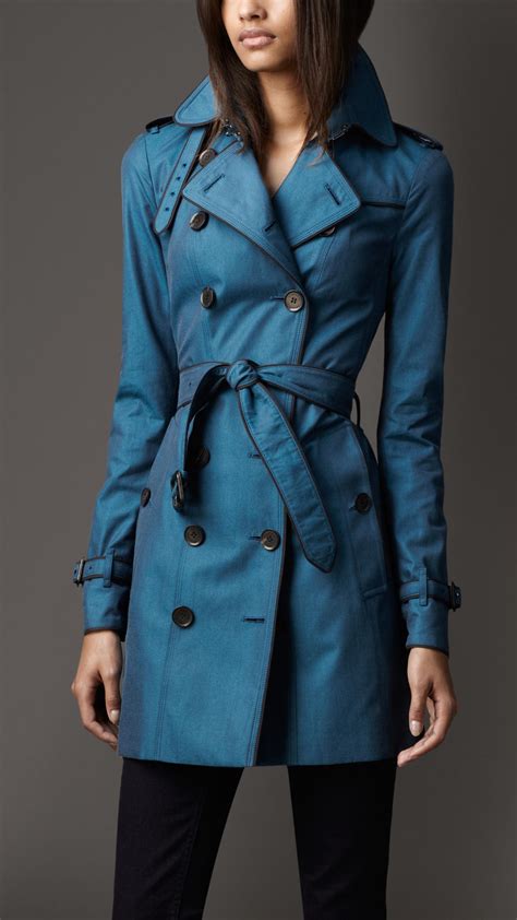 blaue trenchcoat burberry